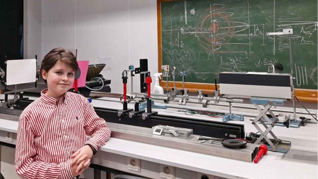 15 years old, Laurent Simons has already completed a PhD